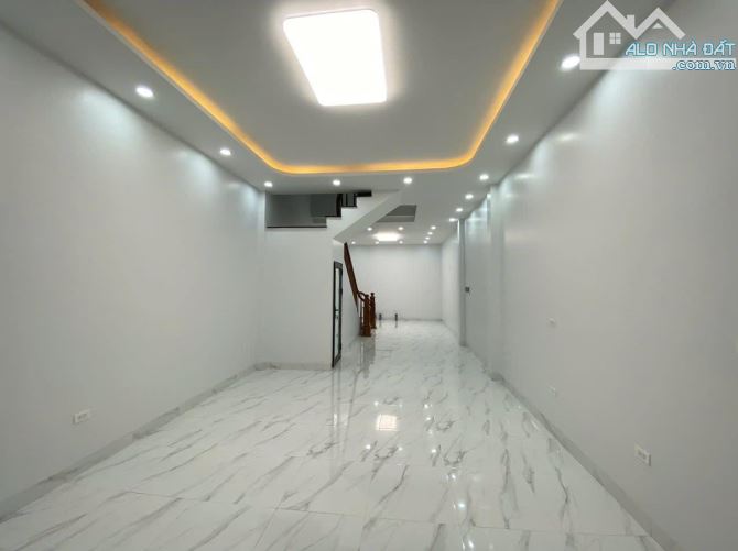 Bán nhà đẹp ngã 4 Hào Nam 40m2 x 4 tầng chỉ 6.88 Tỷ, giá rẻ nhất khu vực, ngõ - 5
