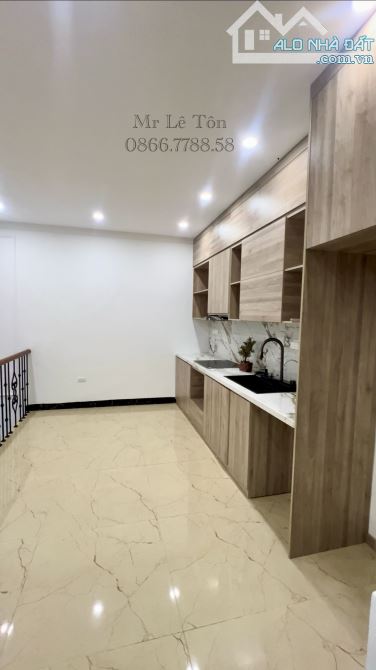 SIÊU PHẨM 5 TẦNG - PHỐ QUANG TRUNG- THANG MÁY NHẬP KHẨU - Ô TÔ VÀO NHÀ - DT 52m2 - 5