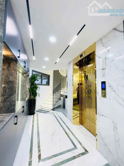 🏡HẺM XE TĂNG - LÔ GÓC 3 MẶT TIỀN - 6 TẦNG THANG MÁY - FULL NỘI THẤT CAO CẤP - CV LÀNG HOA - 6