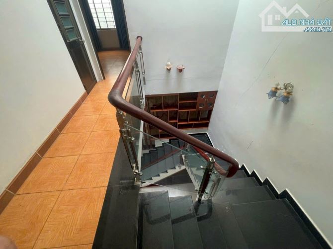 Bán căn nhà đường thông bàn cở ngay thị trấn Trang Bom , trung tâm hành chính Huyện - 7