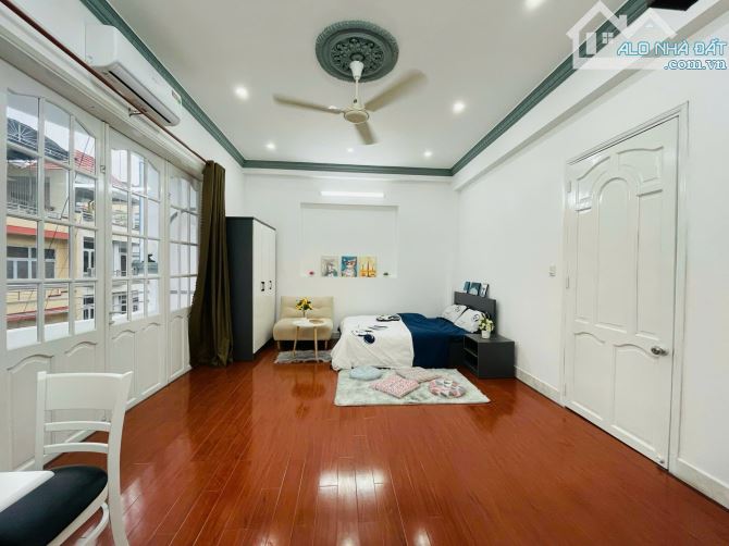 Căn hộ cho thuê ngay trung tâm quận 10, có cửa sổ, bancol đón nắng, gần UEH - 8