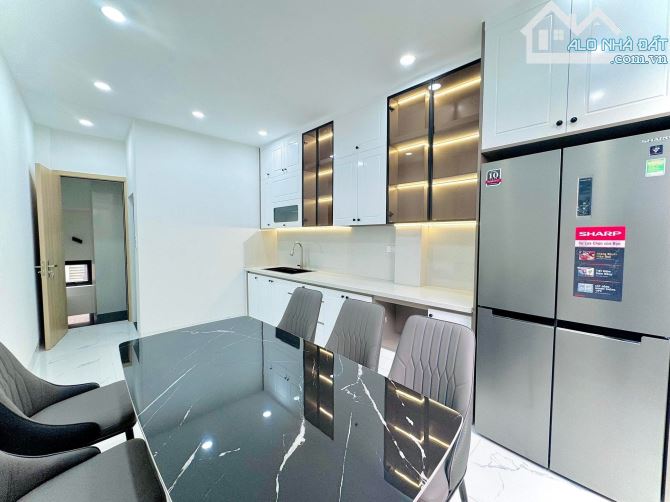30m2 - 6 tầng - MT 3,2m  Hào Nam - Đống Đa - Sổ Đẹp  6 TẦNG THANG MÁY - FULL ĐỒ - 8