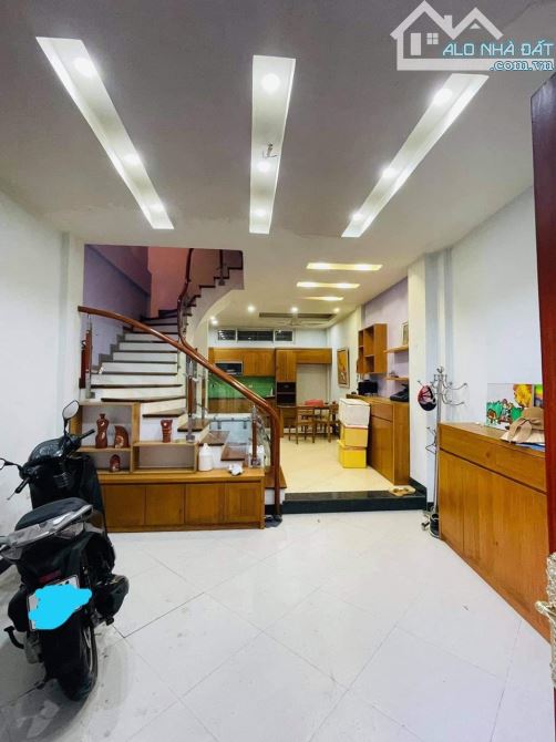 Rất Hiếm - Nhà Kinh Doanh ngõ 90 Ngụy Như Kon Tum , dt 60m2 x 5 tầng , mt 5m giá 28 tỷ. - 8