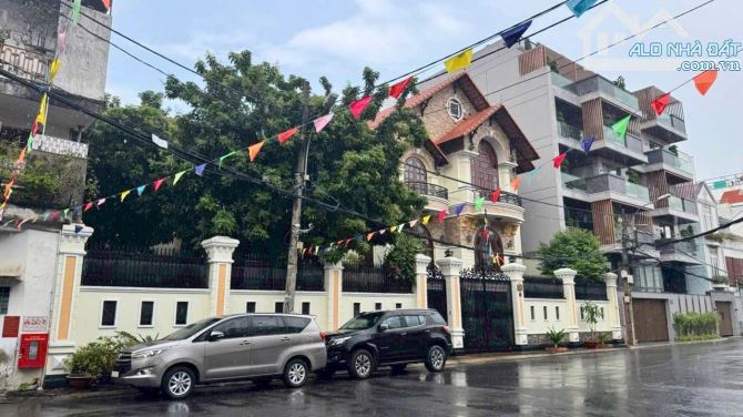 Biệt Thự Xanh Khu Cư Xá Tự Do - CMT8, Q.Tân Bình, DT:26x18m, 3T+ áp mái, 470m2, Giá 110 tỷ - 5