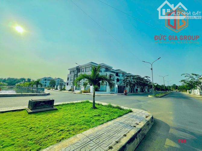 BÁN 1 CẶP SHOPHOUSE BỬU LONG 3 GÓC 3 MẶT TIỀN VỊ TRÍ ĐẸP