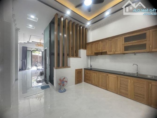 Mặt tiền đường nhựa 16m, Khu tái định cư Phú Mỹ, 90m2, 4 Tầng, Tháng máy nhập khẩu, Q7