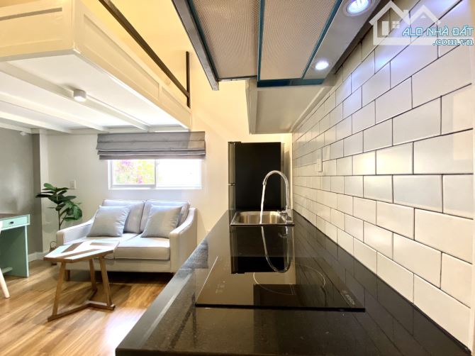 BAN NHA, đường HOÀNG DIỆU. Quận 4. Dt: 13m x 15m. Giá: 29.8 tỷ. - 1