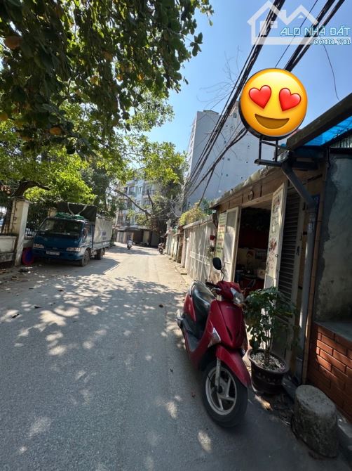 SIÊU PHẨM TT TẦNG 1- HOÀNG ĐẠO THÀNH, MẶT NGÕ 3 Ô TÔ TRÁNH- KINH DOANH- MT Khủng 6M
