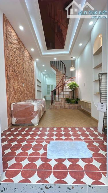 6t5- 40m2- 4 Tầng- Nhà mới full nội thất-Khánh Hội F4Q4