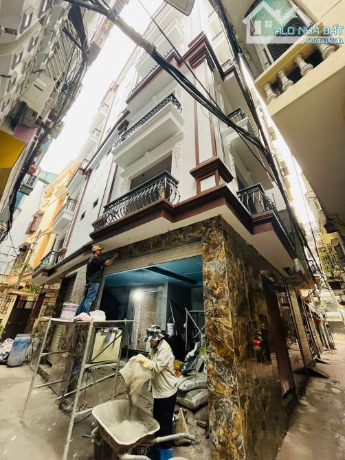 Hiếm nhà Phố Trần Cung oto Đỗ Cửa Thang Máy 56m 7 tầng mặt tiền 11.2m giá 18,5 tỷ