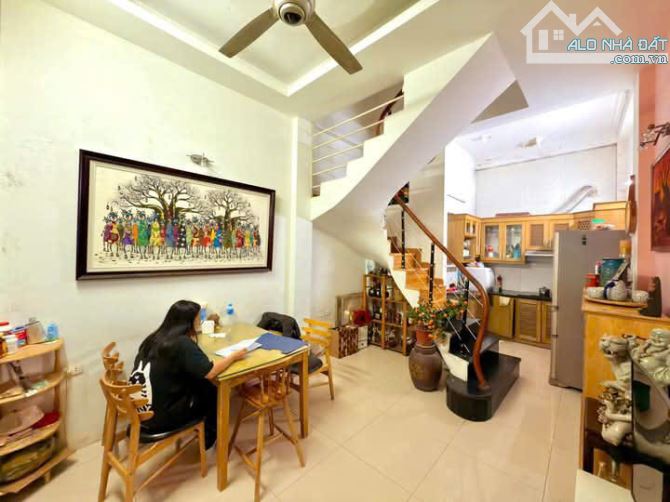 Cần bán 64m2 giá 13.5 tỷ trong khu phân lô, ô tô vào nhà tại Lê Trọng Tấn Thanh Xuân