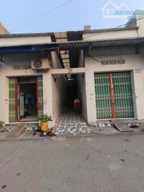 Bán ngay dãy trọ giá nét 575 TRIỆU ở KCN Thạnh Đức Gò Dầu 7x29 ( 203m2 ) Sổ hồng riêng.