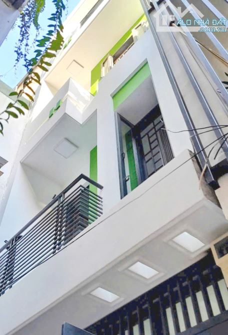 Bán nhà mới 3 lầu gần mặt tiền đường Trần Hưng Đạo P.2 Quận 5