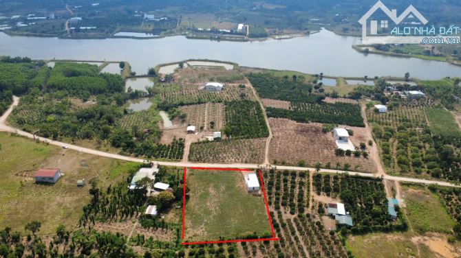 VIEW HỒ - 3340m2 đất ở 400 - 900 triệu (đường bê tông, view đẹp, đất Eakar)