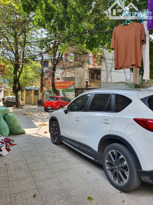 Bán gấp nhà ở Thanh Xuân Bắc 50m2, mt 4.3m;Giá 12.6 tỷ;LH Phú Trần