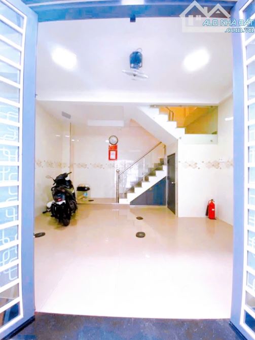 Bán nhà Quận Tân Bình, hẻm Cách Mạng Tháng Tám, Thửa đất chữ nhật 5 x 7 m, 6.5 tỷ