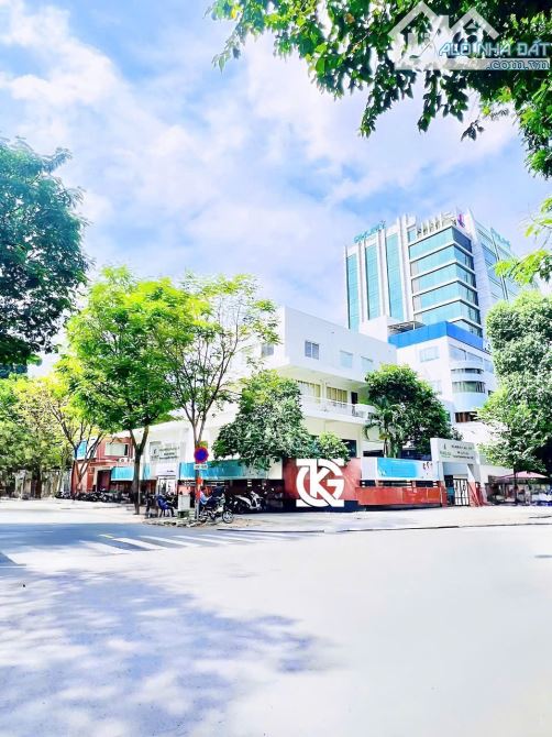 Cho Thuê Nhà GÓC 2MT: 2-2bis Trần Cao Vân + Mạc Đĩnh Chi, Phường Đakao, Quận 1