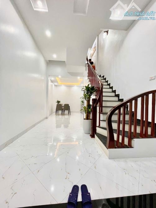 Bán nhà Đại Từ gần Hồ Linh Đàm 36m2 5 tầng 5 ngủ thiết kế hiện đại 6.4 Tỷ