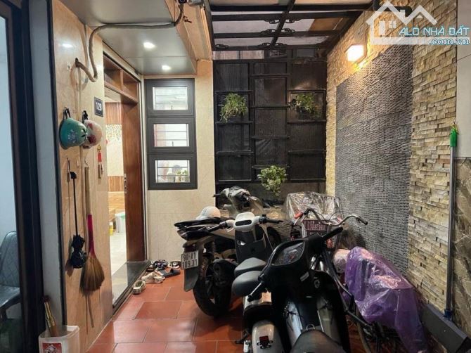 BÁN NHÀ- ĐẶNG TIẾN ĐÔNG- SIÊU VIP- Ồ TÔ TRÁNH 20m-SỔ NỞ HẬU -  VỊ TRÍ SIÊU ĐẸP
