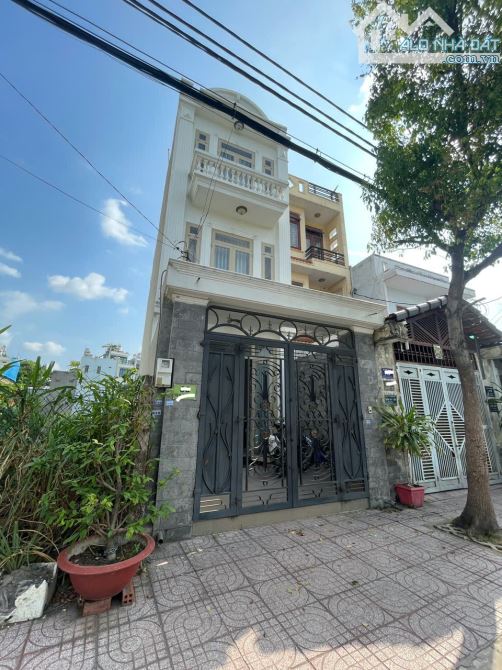 BÁN NHÀ GIÁ 7,6 TỶ 100m2, MẶT TIỀN ĐƯỜNG TCH04, Q12.