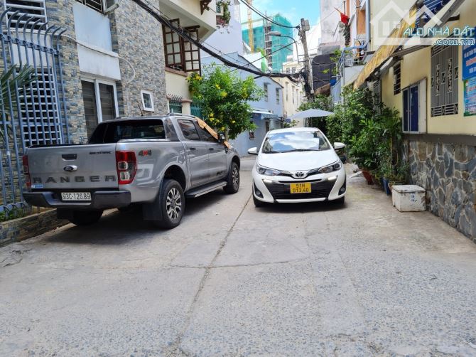 Bán nhà HXH 10m, rẻ nhất KV D2_Nguyễn Gia Trí, Bình Thạnh.DT: 4mx22m,CN: 87m2.Giá: 15.9 tỷ