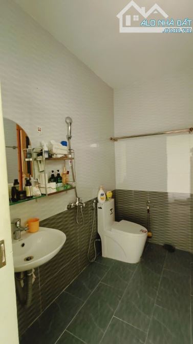 Cần tiền hạ giá  bán nhanh căn nhà Nguyễn Trung Trực phường 4 thành phố Đà Lạt
