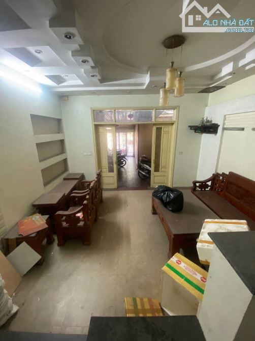 Hiếm nhà đẹp 4 tầng mặt đường Quyết Thắng, 102m2, MT 5m, vị trí đẹp, kinh doanh tốt