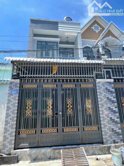 Nhà bán chỉ : 2 tỷ 450  • Diện tích : 4x12,5=50m2 nhà xây 1 trệt , 1 lầu , 2 wc ấp 2/5 LH