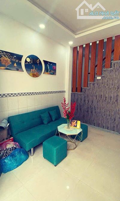 Bán nhà xém HXH Đỗ Xuân Hợp - 40m2, 2 tầng mới đẹp, tạm hiếm - Chỉ 3.8 tỷ