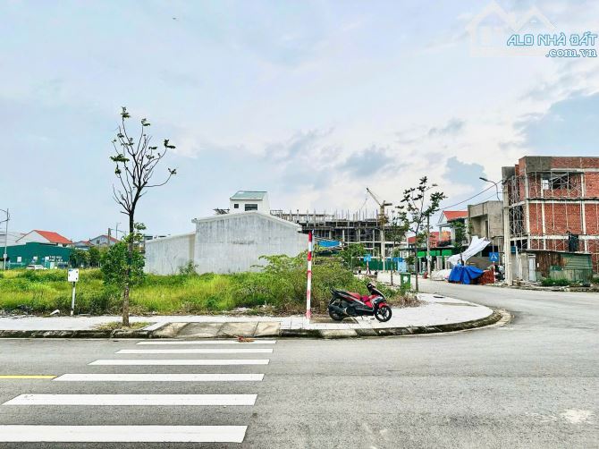 Bán đất 2 mặt tiền 177,3m2 KQH Hoàng Quốc Việt, Khu TDC5 Khu A - KĐT An Vân Dương - 1