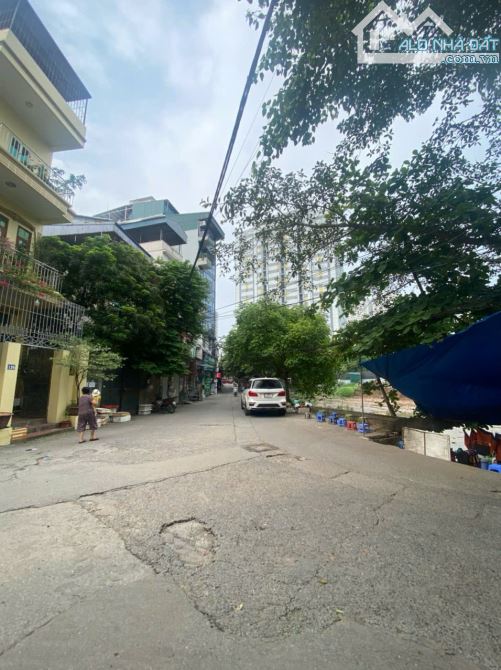 BÁN NHÀ ĐẤT MẶT HỒ LINH ĐÀM 132M Ô TÔ TRÁNH VI TRÍ ĐÁC ĐỊA - 1