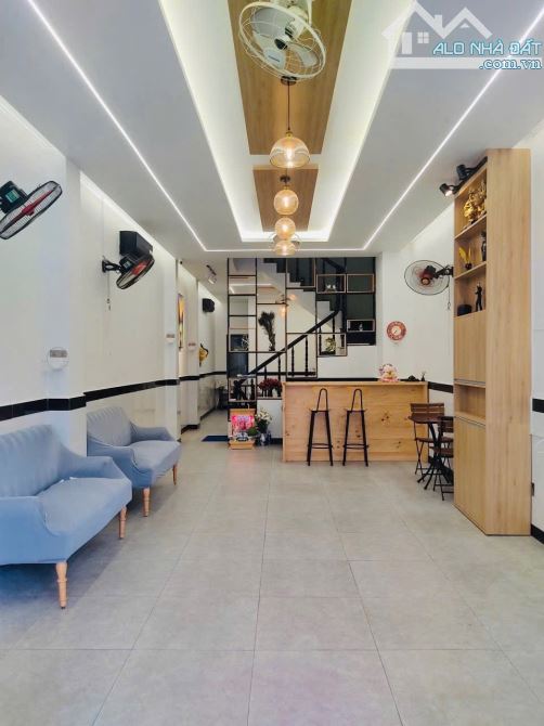 Bán toà căn hộ 4 tầng đối diện trường Đại Học Nha Trang - 1