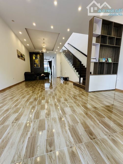 BÁN NHÀ MẶT TIỀN ĐƯỜNG 17/3, ĐANG KINH DOANH HOMESTAY, Tp. PLEIKU - 1