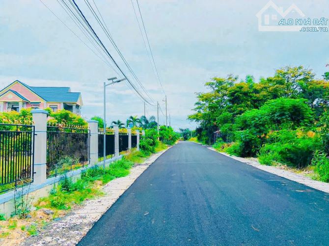 Bán 929m2 đất thổ cư vị trí đẹp mặt tiền đường tại thị trấn Phước Bửu - 1