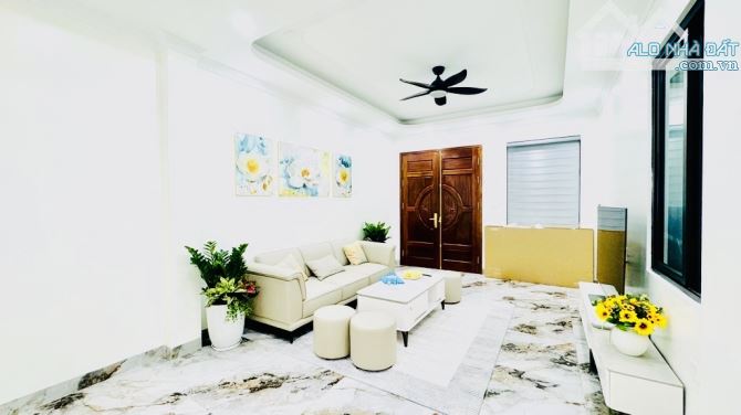 Bán Nhà Phố Ngọc Lâm - Nở Hậu - Ô Tô - 60m x 6 Tầng - 2 Thoáng - Thang Máy & NT Châu Âu