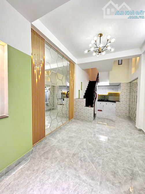 Bán nhà mới 3 lầu gần mặt tiền đường Trần Hưng Đạo P.2 Quận 5 - 1