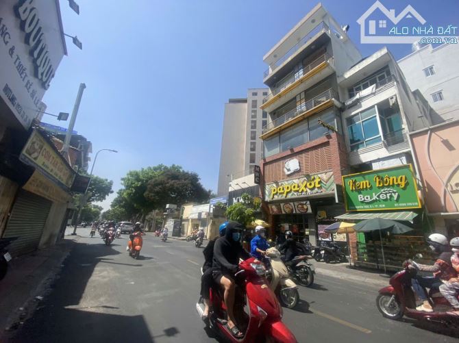Bán nhà 214 Nguyễn Trãi, Quận 1 - DT 6.5x8m, Sẵn kết cấu 6 tầng - Giá 50ty TL nhà đẹp - 1