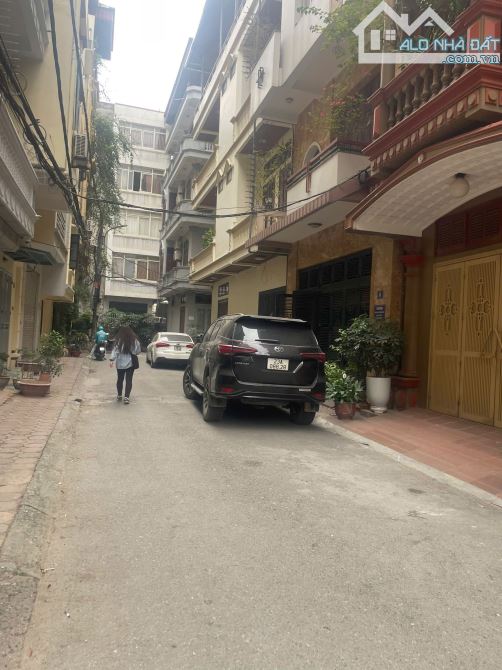 Bán Mảnh Đất Phân Lô Vỉa hè ô Bàn cờ Cầu Giấy, ô tô qua, DT 100M2, Mặt Tiền 5M. Giá 24 Tỷ - 1