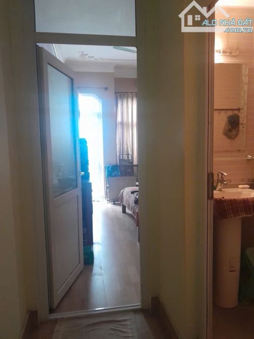 Bán nhà dân xây chắc chắn ngõ 127 Hào Nam, trước nhà 3m, 50m2 x 4t, chỉ 8,4 Tỷ. - 1