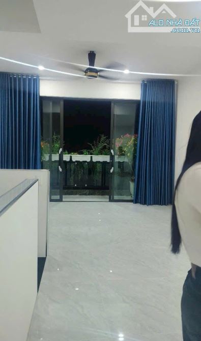 Bán Nhà 1 Trệt 2 Lầu Hẻm Oto Trần Anh Tông 74M2 (5x15) - Giá: 5.75Tỷ - 1