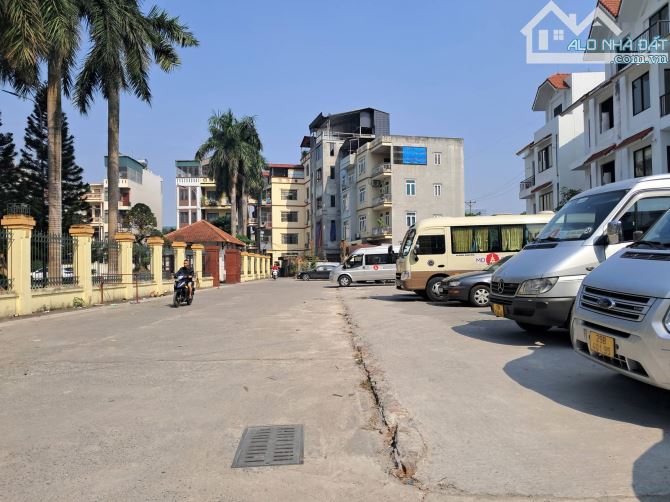 Bán miếng đất xuân phương giá tốt thửa đẹp, mặt tiền rộng, lô góc ngõ thông ô tô đỗ cửa - 1
