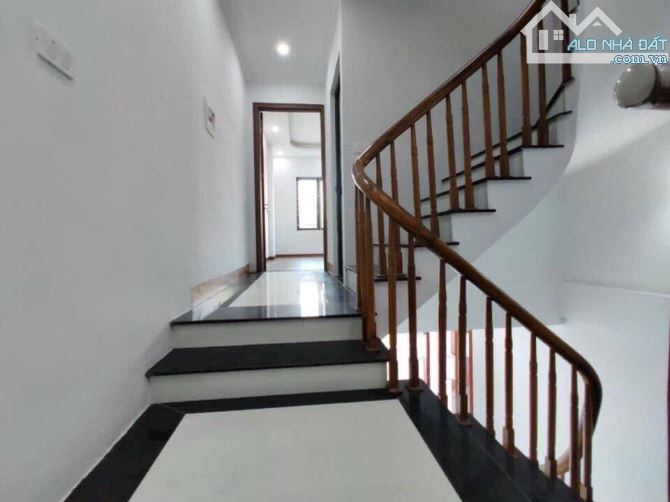 Nhà 40m2-4 ngủ- nhỉnh 4 tỷ- Đầu chợ, oto gần. Cách Cầu VƯợt AN Khánh 2km.Gần KĐT Splendora - 2