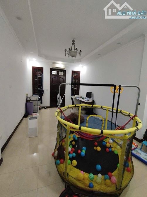 H.I.Ế.M PHÂN LÔ TRUNG KÍNH- Ô TÔ TRÁNH - 30M RA PHỐ 👉63M2- MT 4m 💸21.5 tỷ- CTL💸 - 2