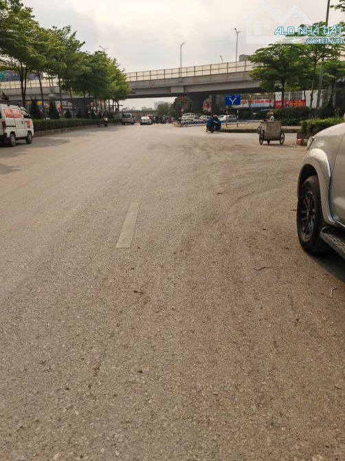 Bán  đất  Phạm Văn Đồng, 120m2, phân lô, ô tô, kinh doanh, nhỉnh 20 tỷ. - 2