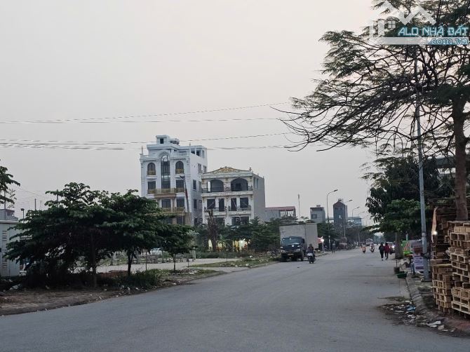 🌏Bán Lô Chu Mẫu 2 Vân Dương Nhìn Vườn Hoa To, Mt 5 Dt 86m2 Giá 5.55 Tỷ - 2