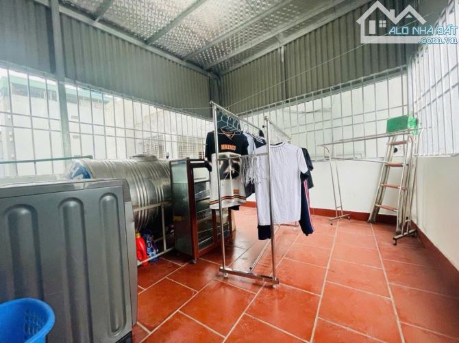 Hồ Tùng Mậu 34m. 5tầng. 2 thoáng. Gần phố. 7,55 tỷ - 2