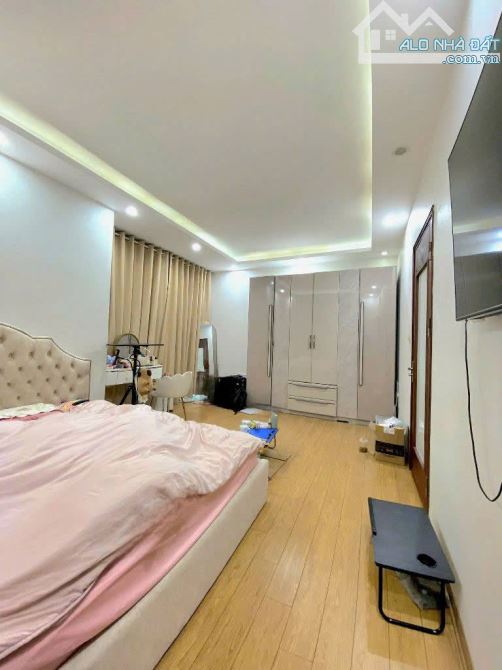 Bán Nhà Hiếm Nguyễn Văn Cừ, Ngọc Lâm, 5 Tầng x 38m2, 10m Ra Ô tô, Gần Cầu, Giá 7,5 Tỷ - 2