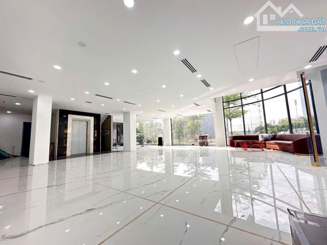 Giảm sốc 28 tỷ - Bán gấp Tòa nhà MT 53- 55 Nguyễn Văn Kỉnh, Thạnh Mỹ Lợi, Q2, rẻ 149 tỷ - 2