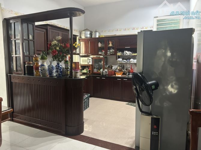 BÁN CĂN GÓC 2 MẶT TIỀN Q2 – 193M², 7 PHÒNG, GIÁ CHỈ 12.9 TỶ!  Diện tích 193m² (ngang 14m) - 3