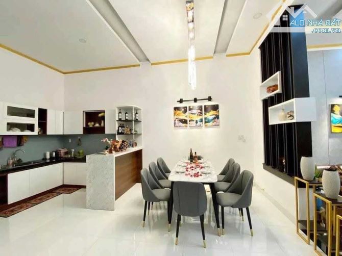 💥 SIÊU PHẨM BỒ ĐỀ LONG BIÊN  NHÀ MỚI CÒN THƠM MÙI SƠN FULL NỘI THẤT SIN THANG MÁY NHẬP KH - 3